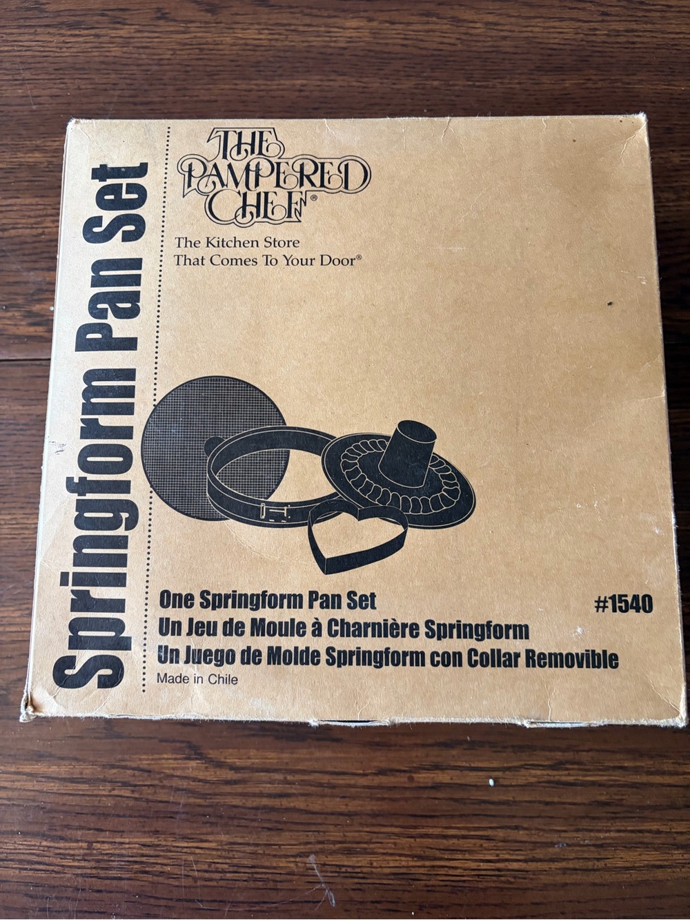 The Pampered Chef Springform Pan Set - Tan Box